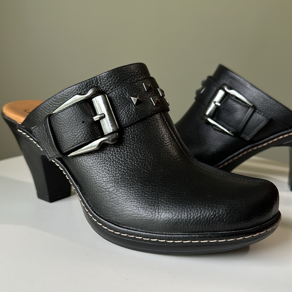 Sofft Leather Studded Buckle Clogs Black Slip on Block Heel Comfort